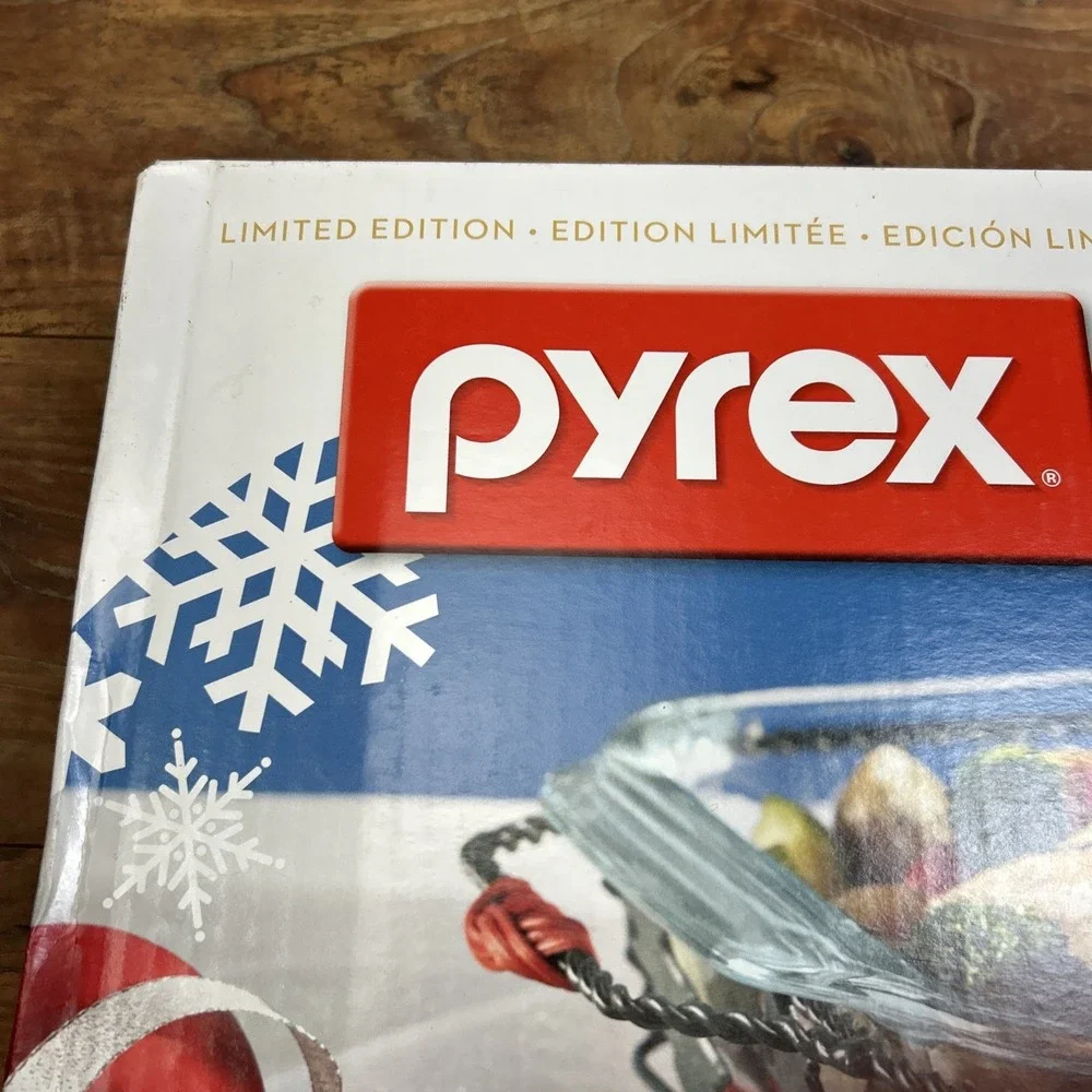 Pyrex Christmas Tree Basket Holiday Serveware 2 Piece Set Limited Edition NEW‎
